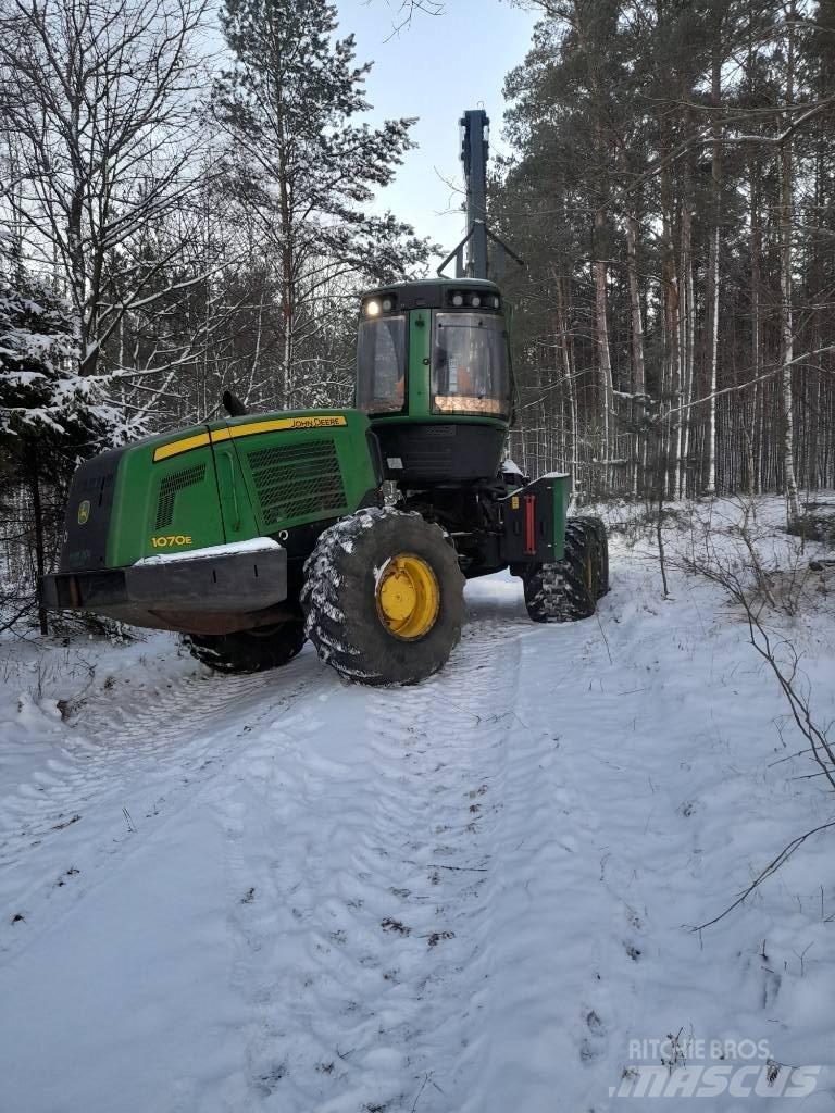John Deere 1070 E حصادات