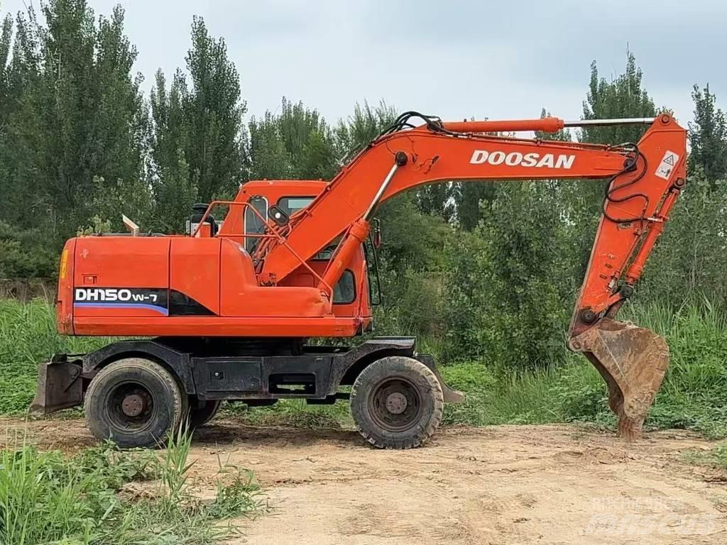 Doosan DH 150 W-7 حفارات بعجل