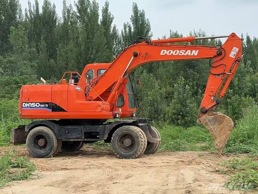 Doosan DH 150 W-7 حفارات بعجل