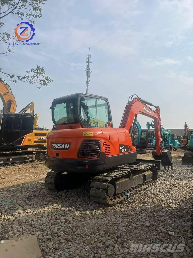 Doosan DX 60 حفارات صغيرة أقل من 7 طن (حفارات صغيرة)