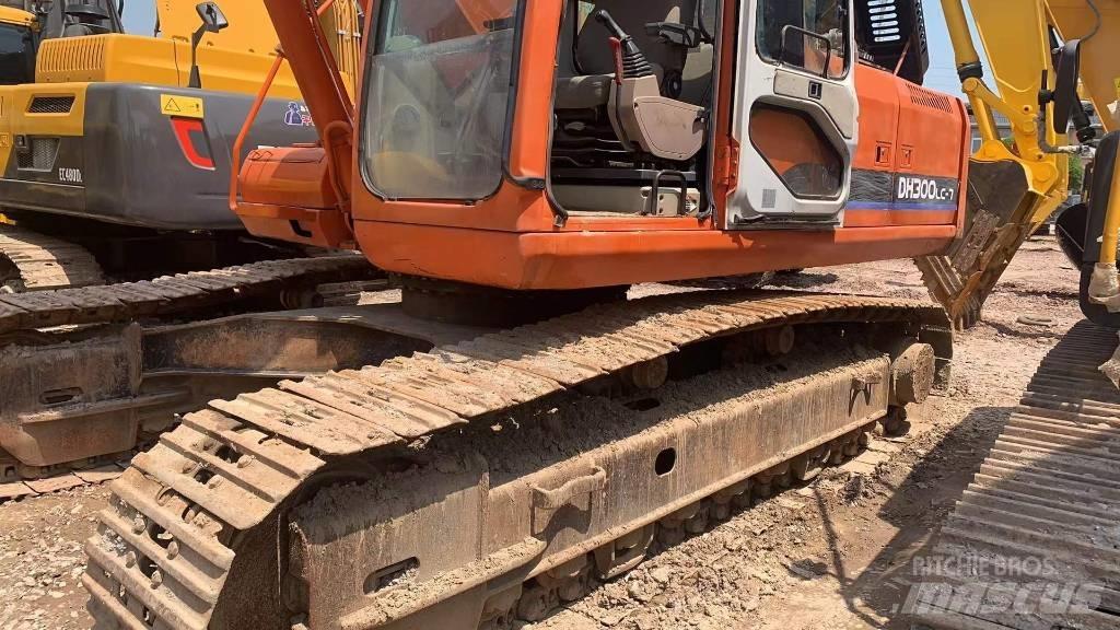 Doosan DH 300 LC-7 حفارات زحافة