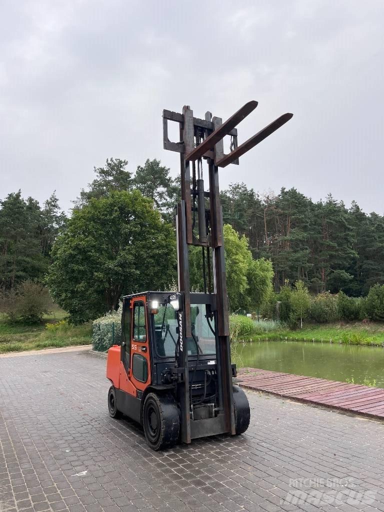 Doosan D 55 C-7 شاحنات الديزل