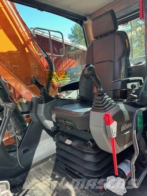 Doosan DX 140 LC حفارات زحافة