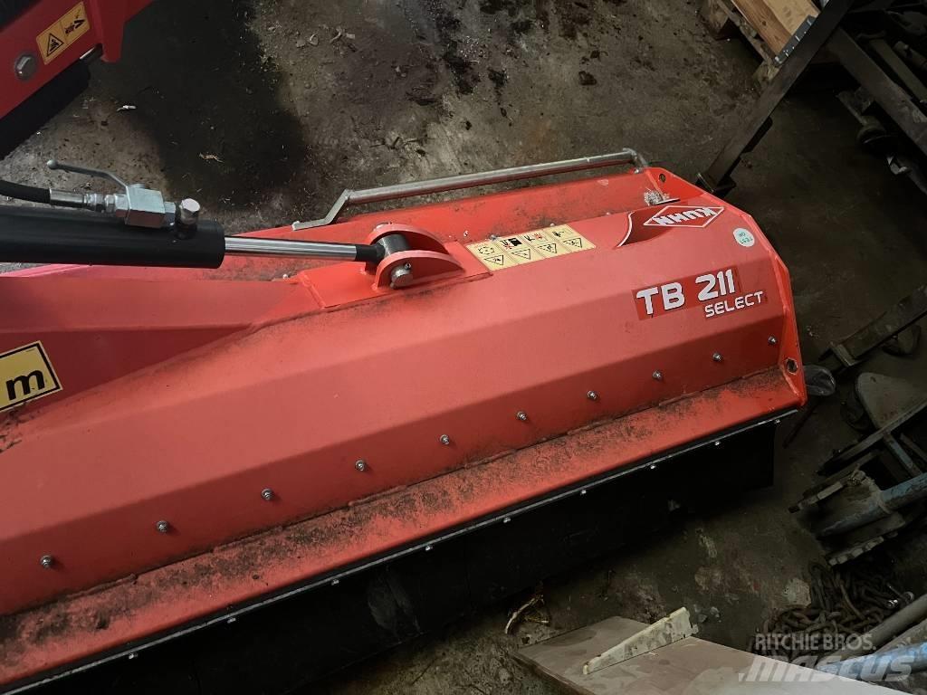 Kuhn TB 211 جزازات وأغطية المراعي