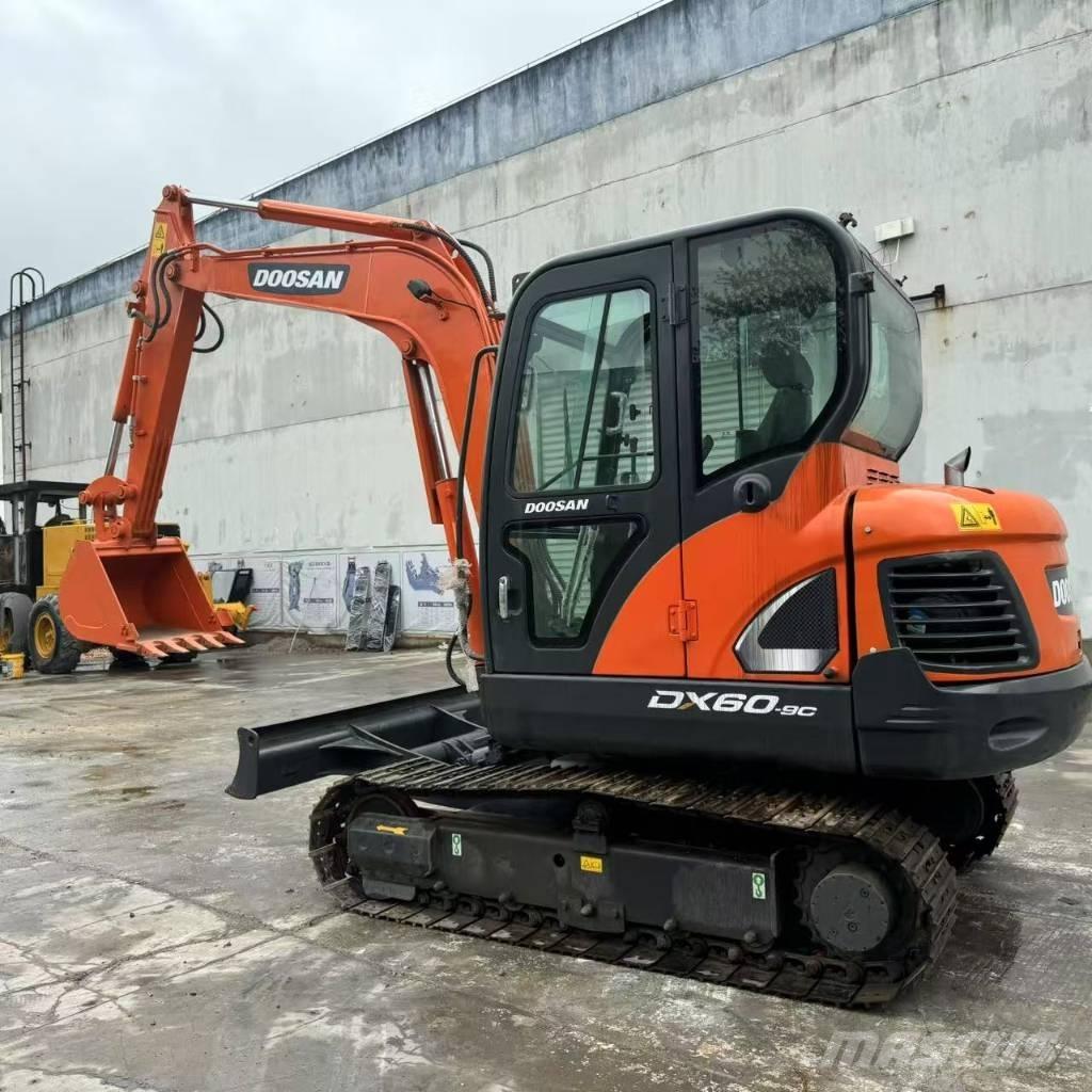 Doosan DX 60-9 C حفارات صغيرة أقل من 7 طن (حفارات صغيرة)