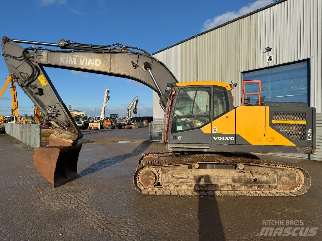 Volvo EC 250 EL حفارات زحافة