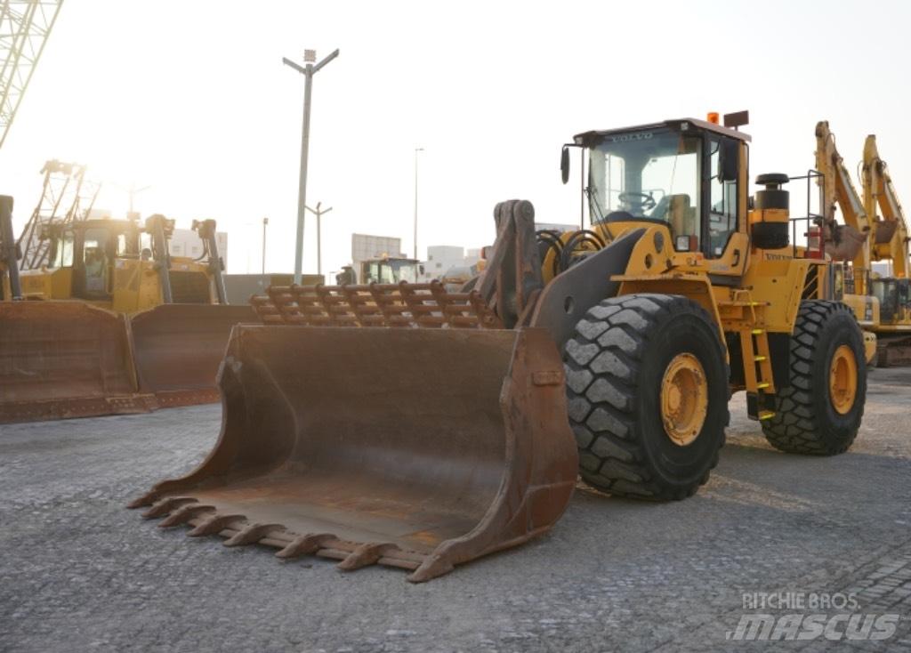 Volvo L220 F لوادر بعجل