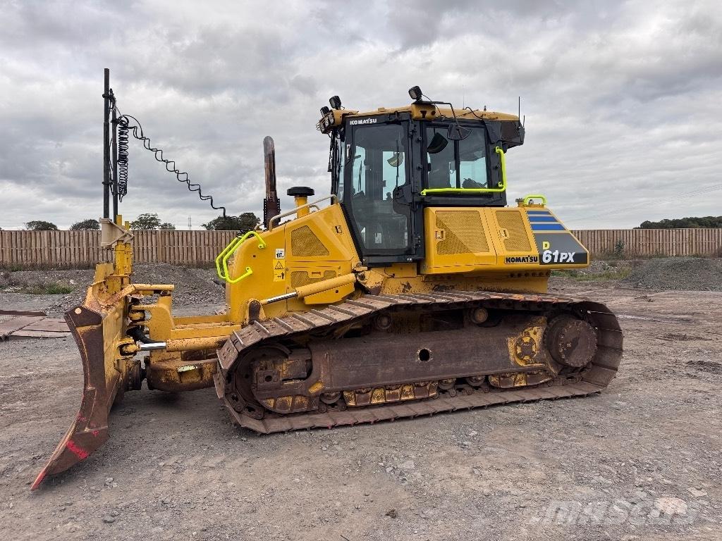Komatsu D 61 PX بلدوزرات مجنزرة
