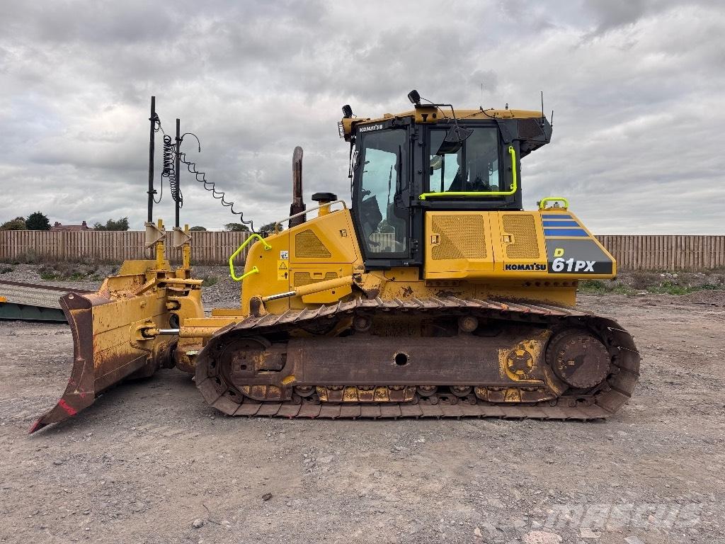 Komatsu D 61 PX بلدوزرات مجنزرة