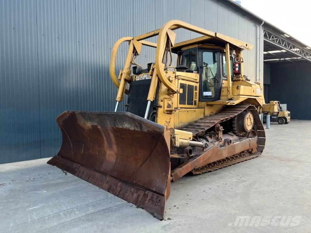 CAT D7H بلدوزرات مجنزرة