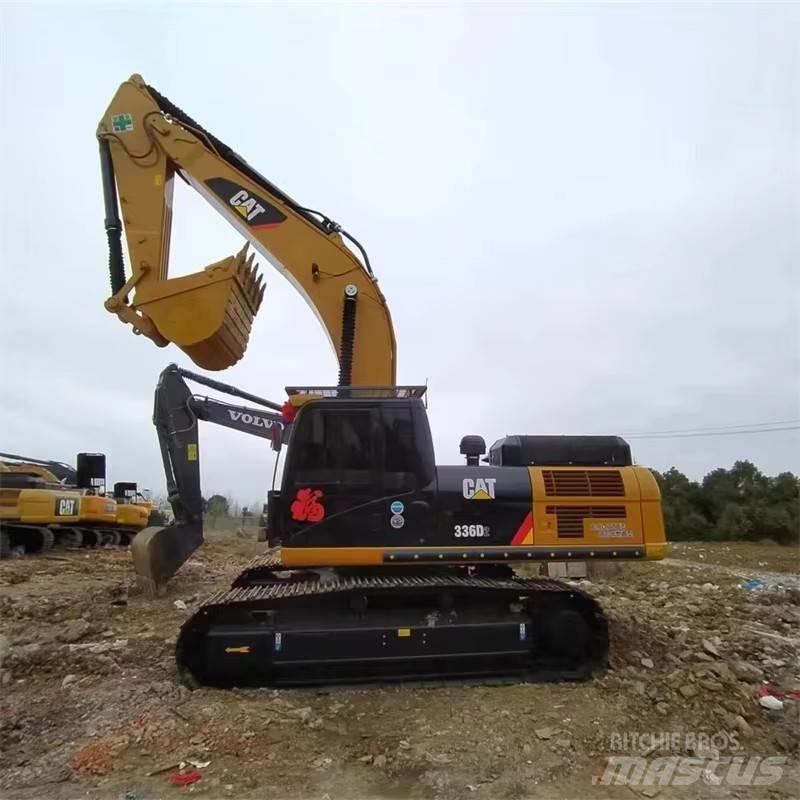 CAT 336 D2 حفارات زحافة