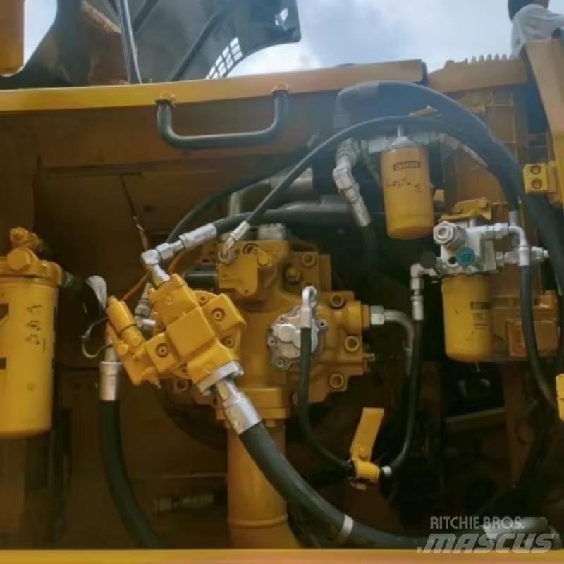 CAT 336 D2 حفارات زحافة