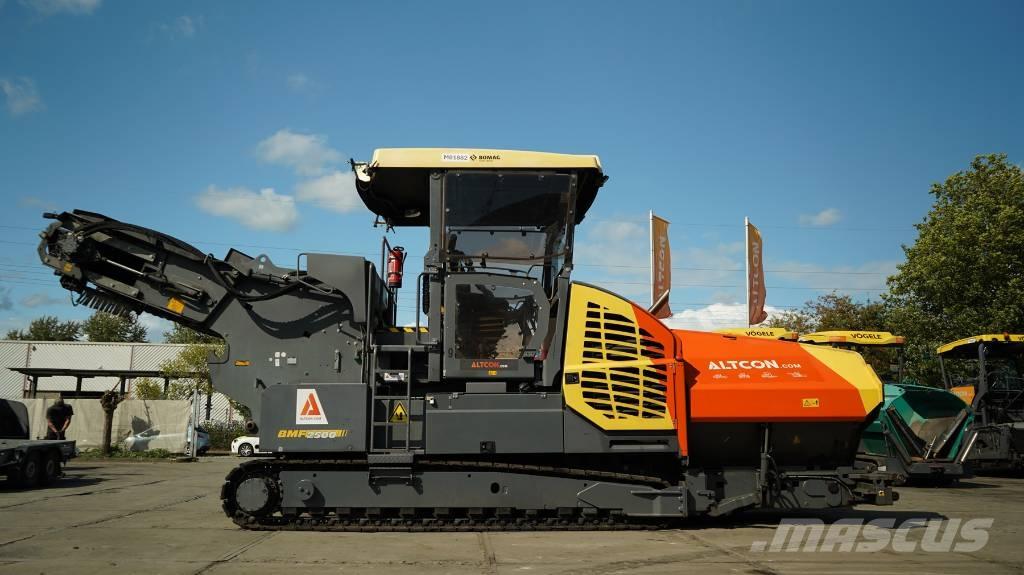 Bomag BMF 2500 S معدات السفلتة