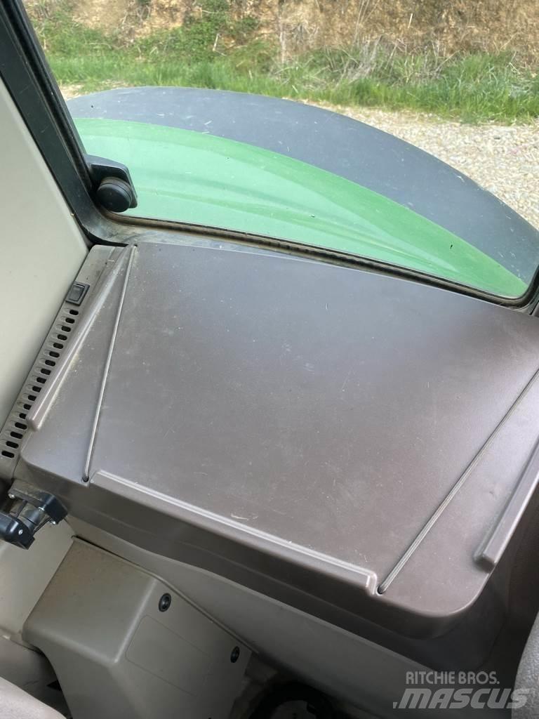 John Deere 6100 M الجرارات