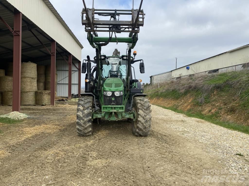 John Deere 6100 M الجرارات