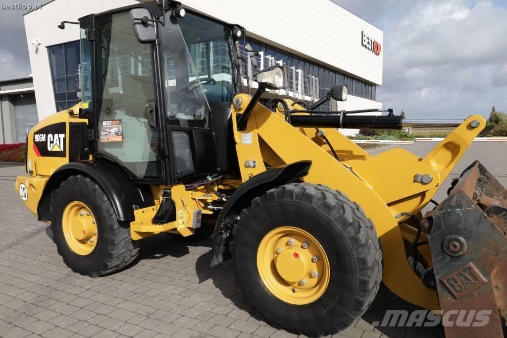 CAT 906M لوادر بعجل