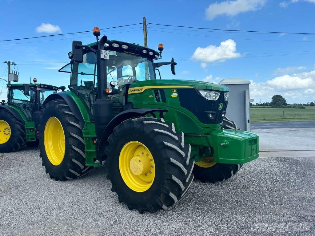 John Deere 6145 R الجرارات