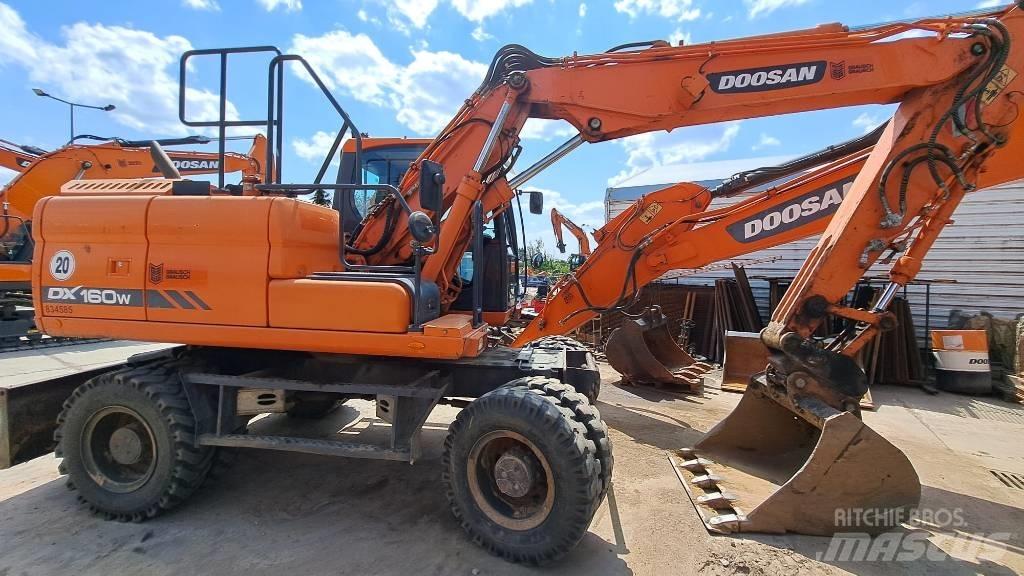 Doosan DX 160 W-3 حفارات بعجل