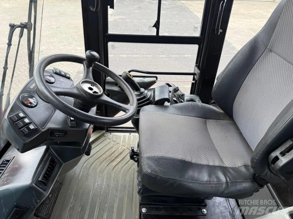 CAT 908 لوادر بعجل