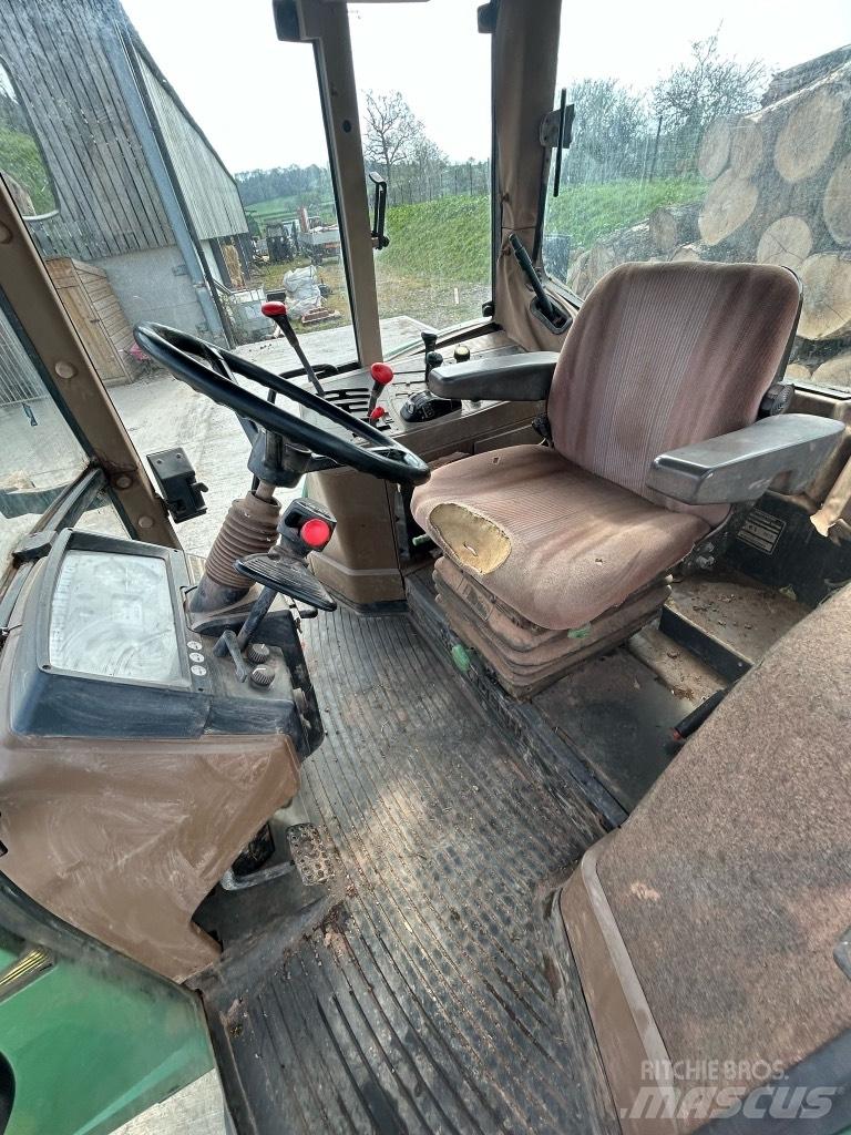 John Deere 6400 جرارات مدمجة