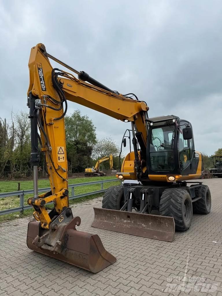 JCB JS 145W حفارات بعجل