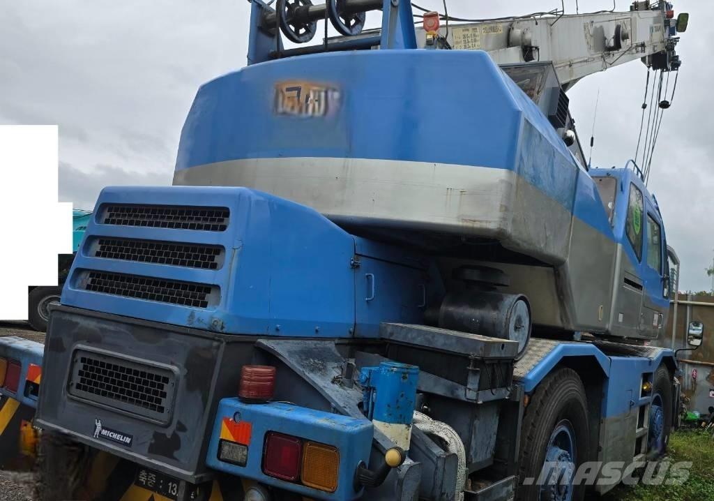 Tadano TR 250 M-6 رافعات الطرق الوعرة