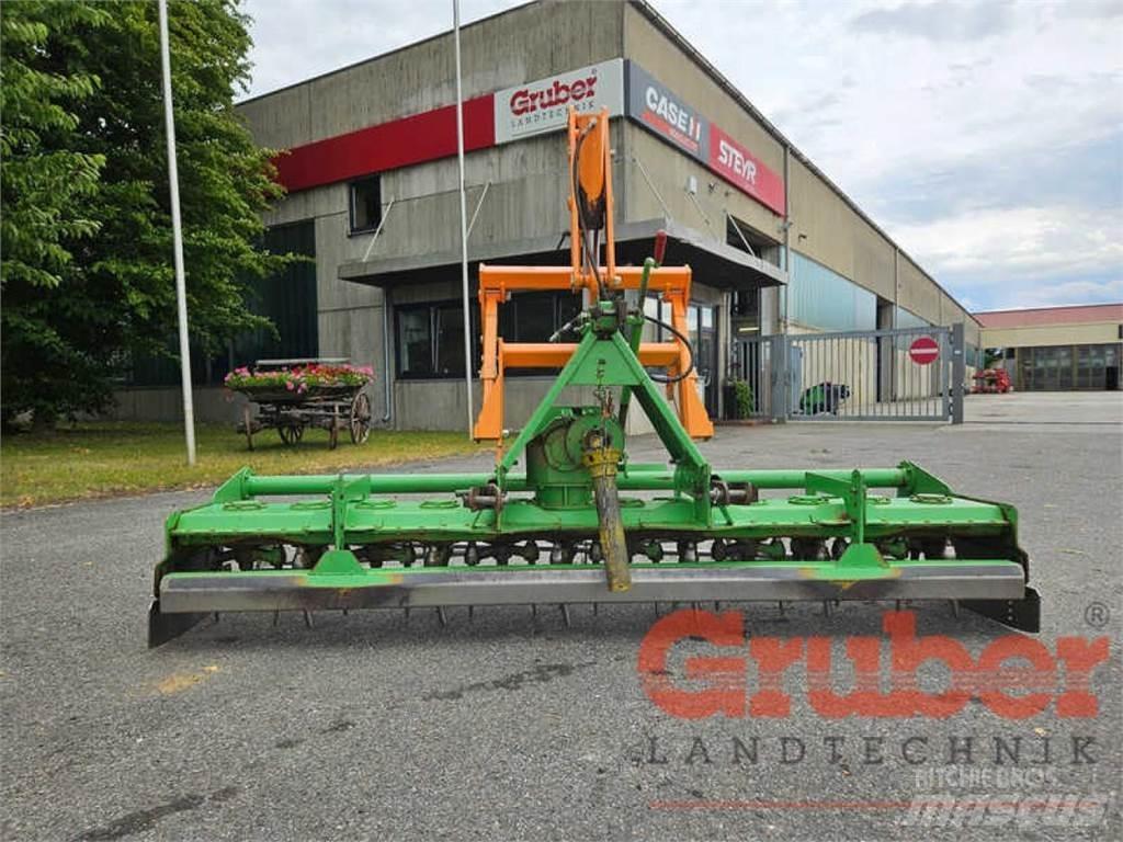 Fliegl S 3000 الكاسحات وقلابات التربة ذات المحركات