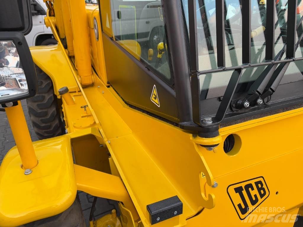 JCB 520-50 مناولات متداخلة