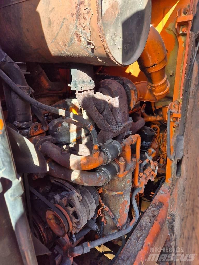Hitachi FR 130 لوادر بعجل