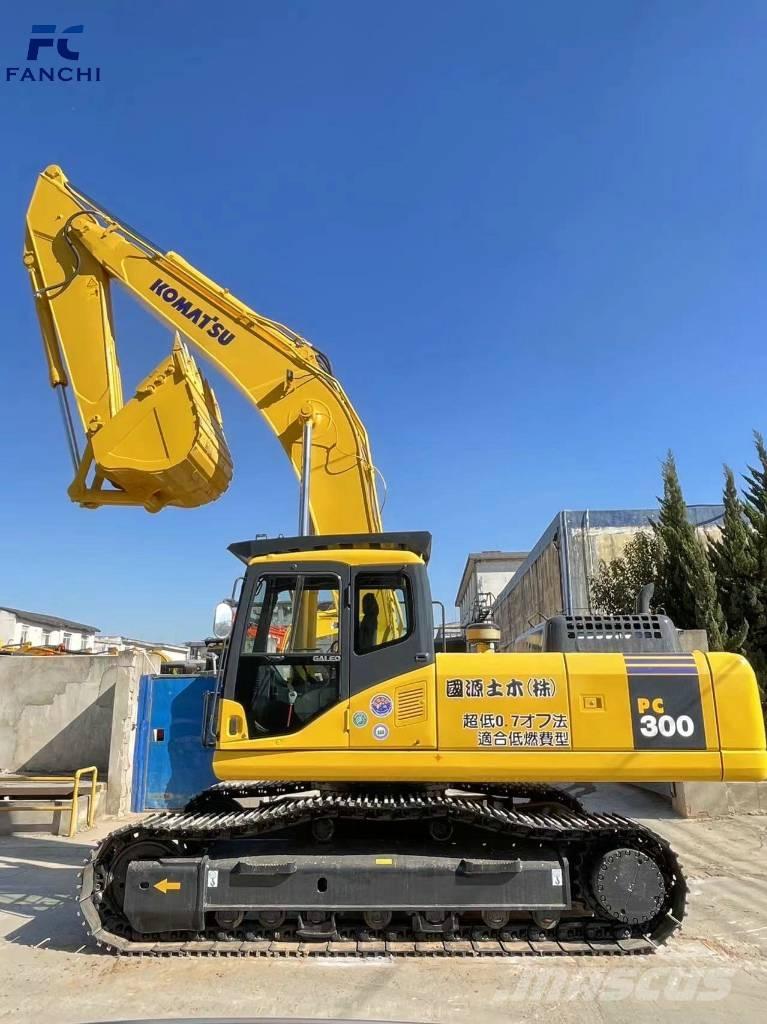 Komatsu PC 300 حفارات زحافة