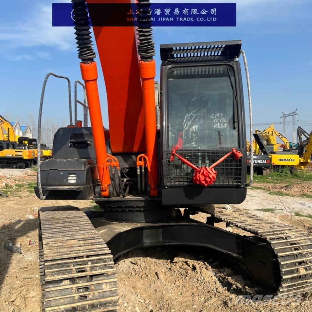 Hitachi ZX 240 حفارات زحافة