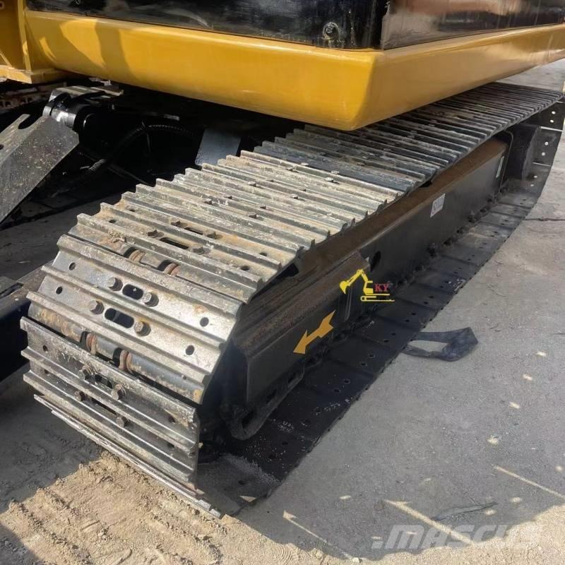 CAT 305.5 حفارات زحافة