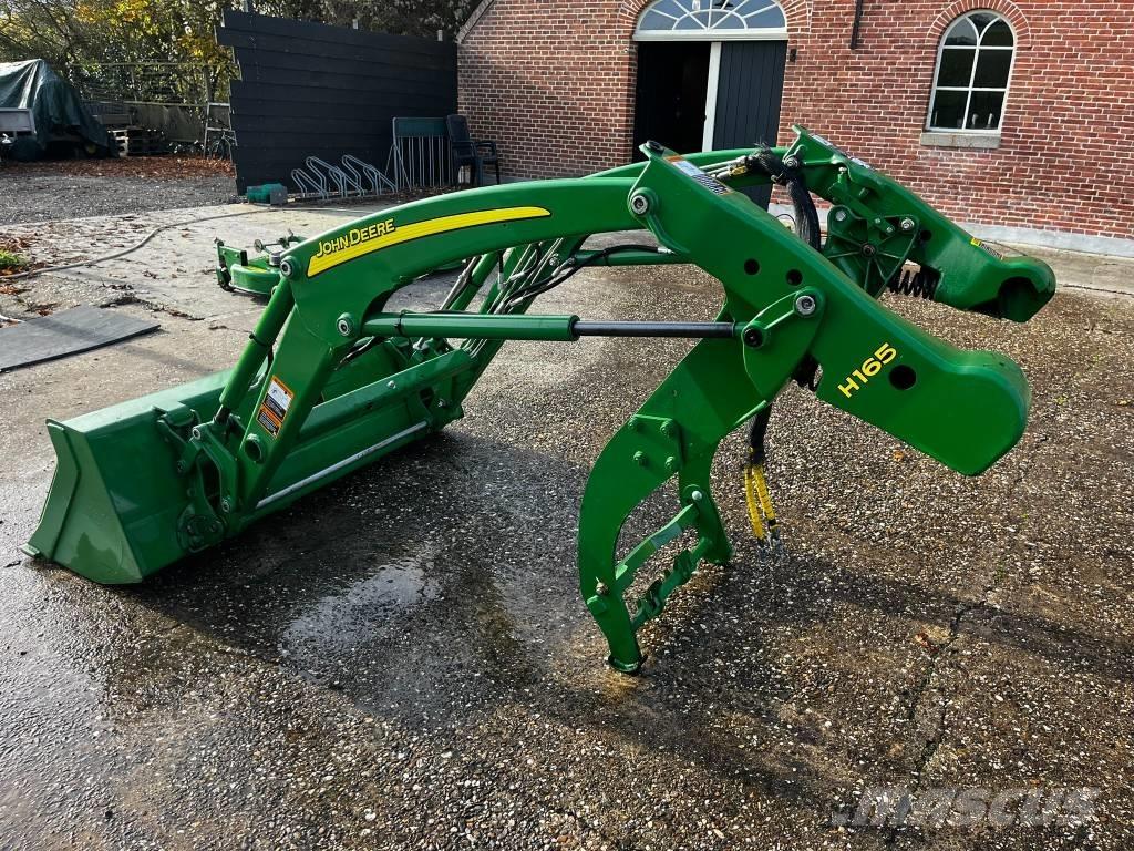 John Deere 3045 R الجرارات