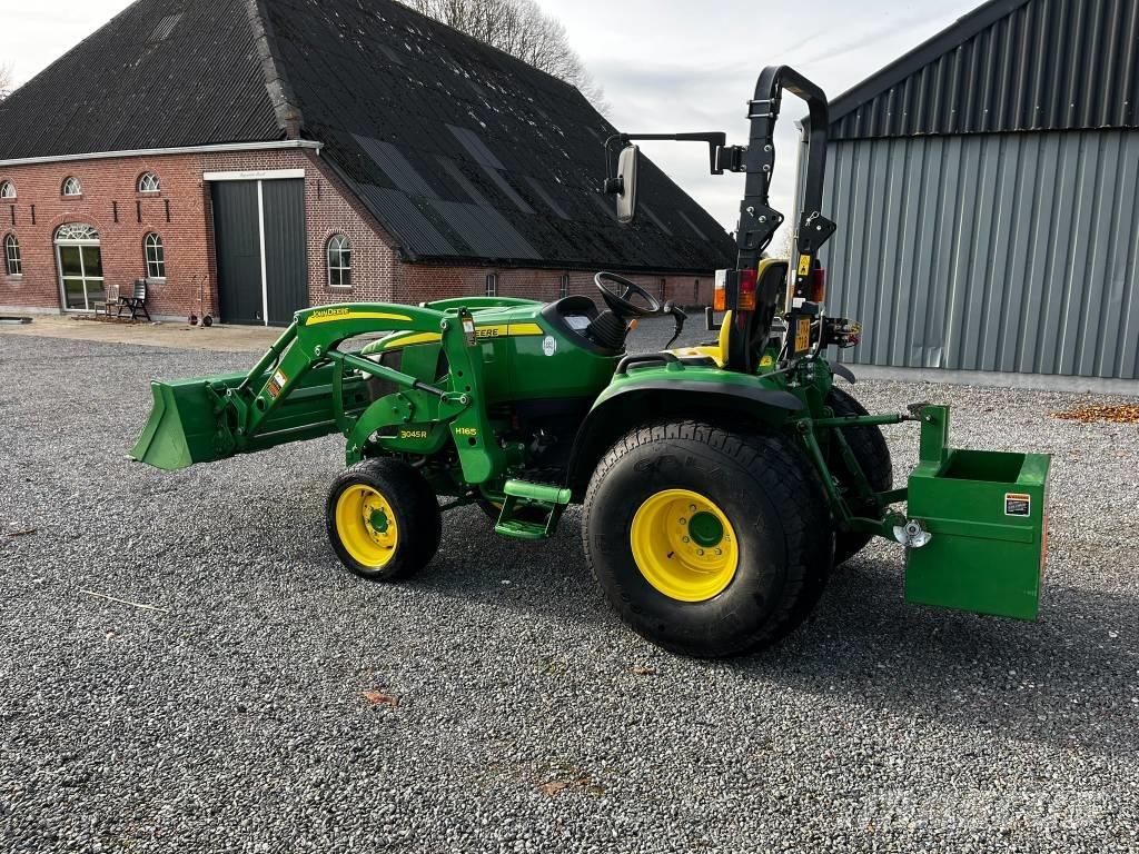 John Deere 3045 R الجرارات