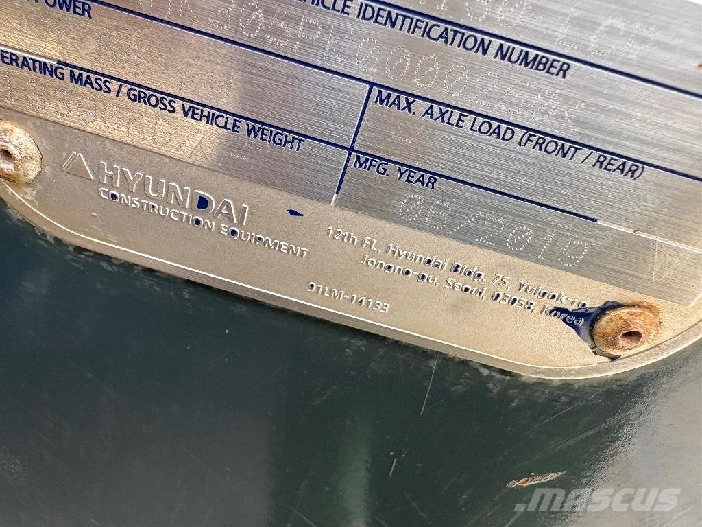 Hyundai HX 130 حفارات زحافة