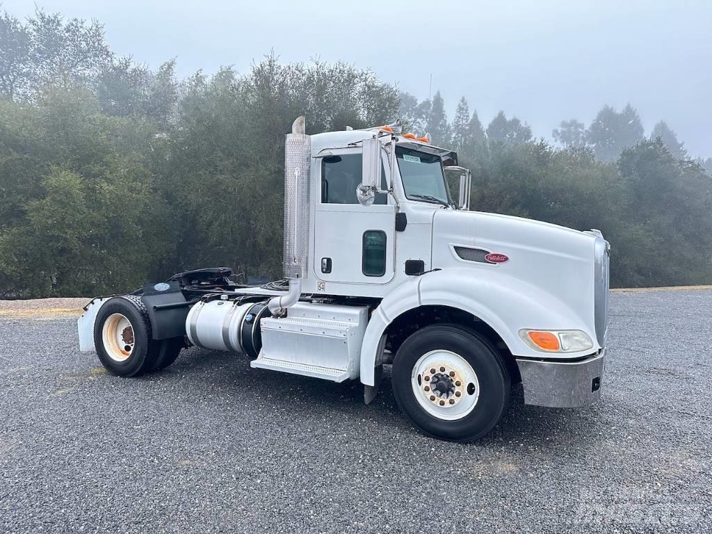 Peterbilt 384 وحدات الجر