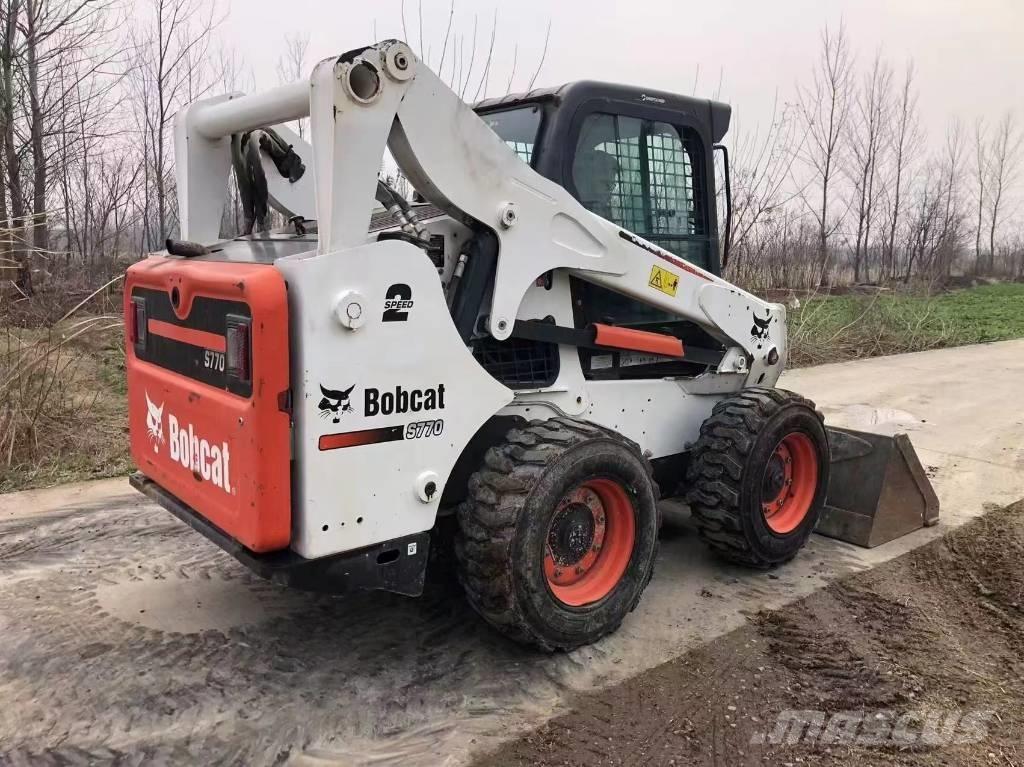 Bobcat S 770 لوادر انزلاقية التوجيه