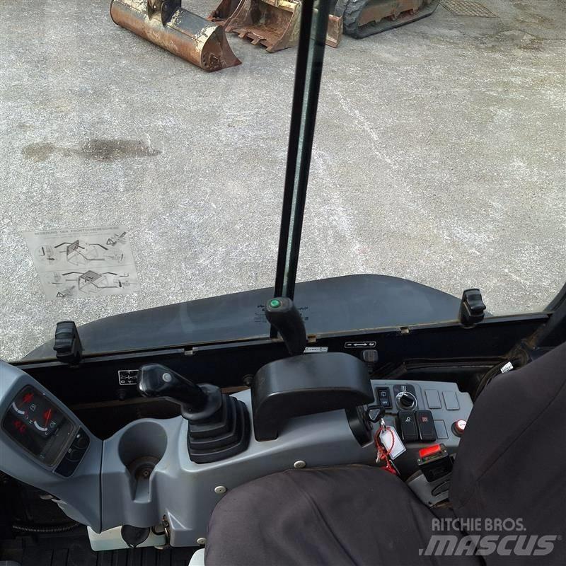 Kubota U 27-4 حفارات صغيرة أقل من 7 طن (حفارات صغيرة)