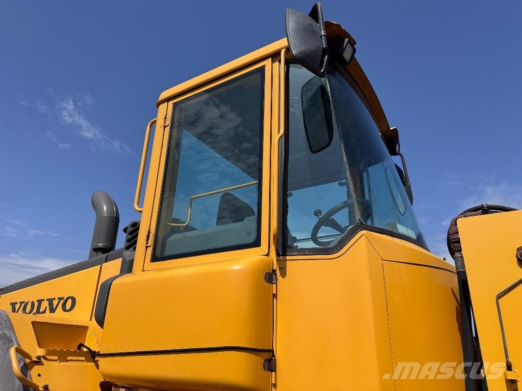 Volvo L 120 E لوادر بعجل