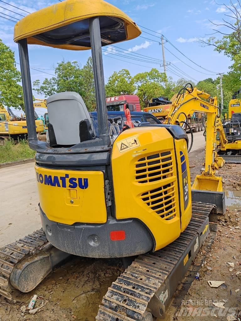 Komatsu PC 30MR حفارات زحافة