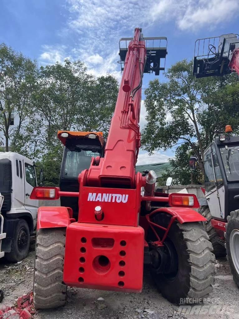 Manitou TL1040 مناولات متداخلة