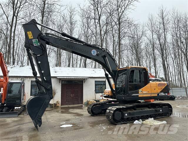 Hyundai R220LC-9S حفارات زحافة