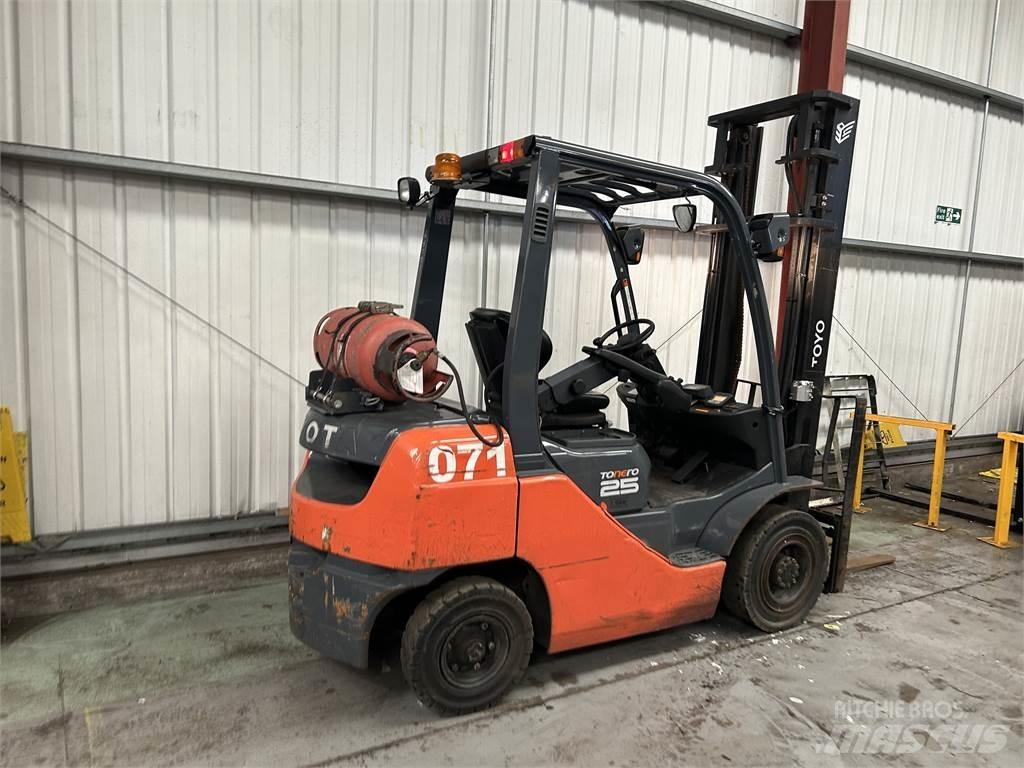 Toyota 02-8FGF25 شاحنات LPG