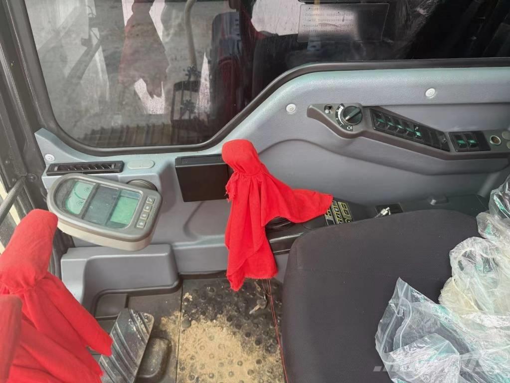 Volvo 140 حفارات زحافة