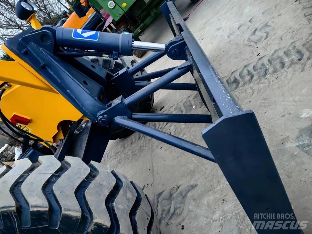 XCMG GR 2153 معدات تمهيد الطرق
