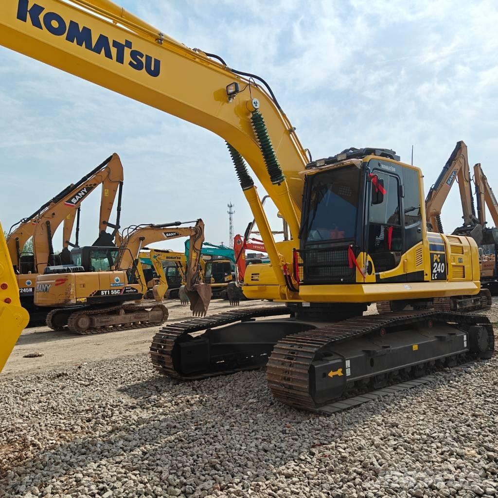 Komatsu 240LC-8 حفارات زحافة