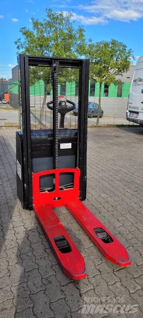 Hyster S 1.0 E شاحنات ذات رافعات شوكية - أخرى