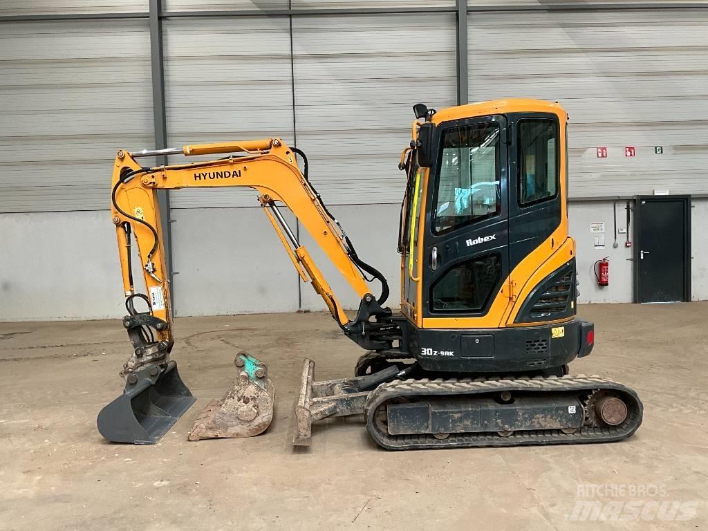 Hyundai 30 Z-9 حفارات صغيرة أقل من 7 طن (حفارات صغيرة)