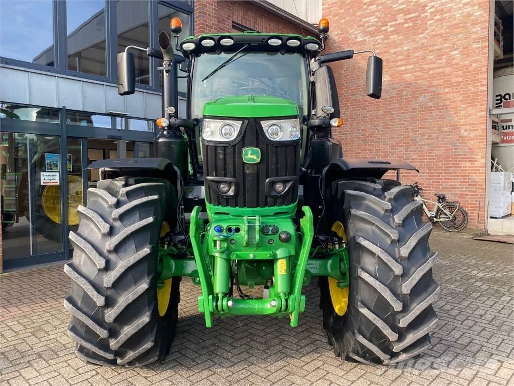 John Deere 6230R الجرارات