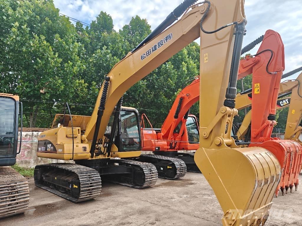 CAT 320C حفارات زحافة
